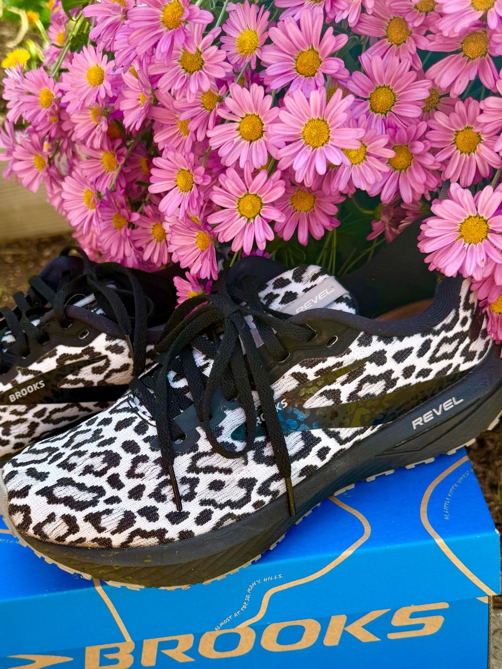 Brooks Women's Black & White Leopard-Print Revel 6 Run Wild Running Shoes size 9